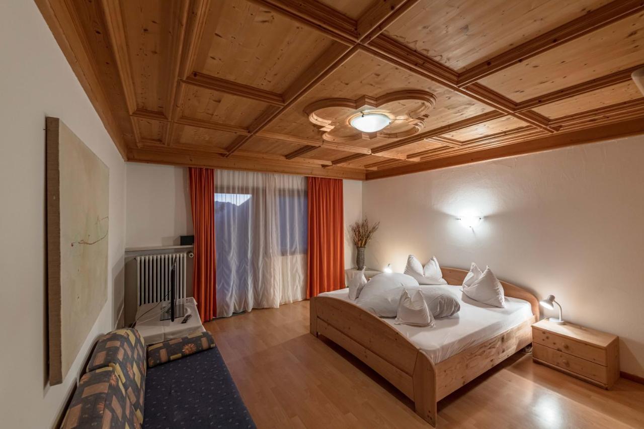 Pension Apartments Klotznerhof Schenna Luaran gambar