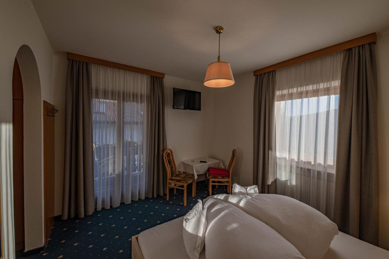 Pension Apartments Klotznerhof Schenna Luaran gambar